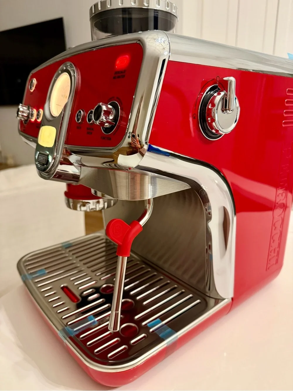 Retro style brand new espresso machine - cold brew & espresso features